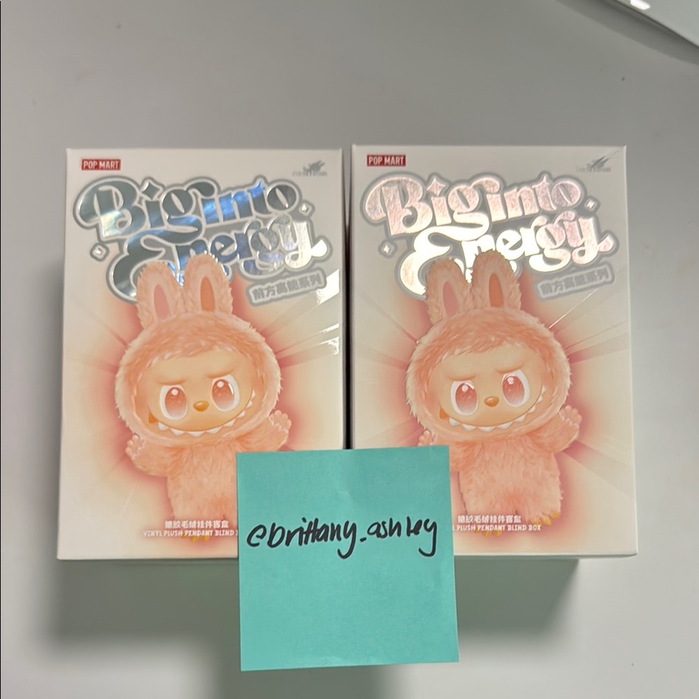 Labubu Big Into Energy - Love (NIB)
